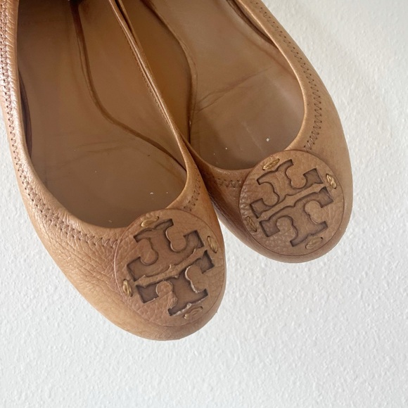 Tory Burch Shoes - TORY BURCH | Reva Travel Flats in Light Brown Pebbled Leather | 6.5/7